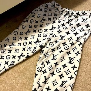 Louis Vuitton Pants Settings
